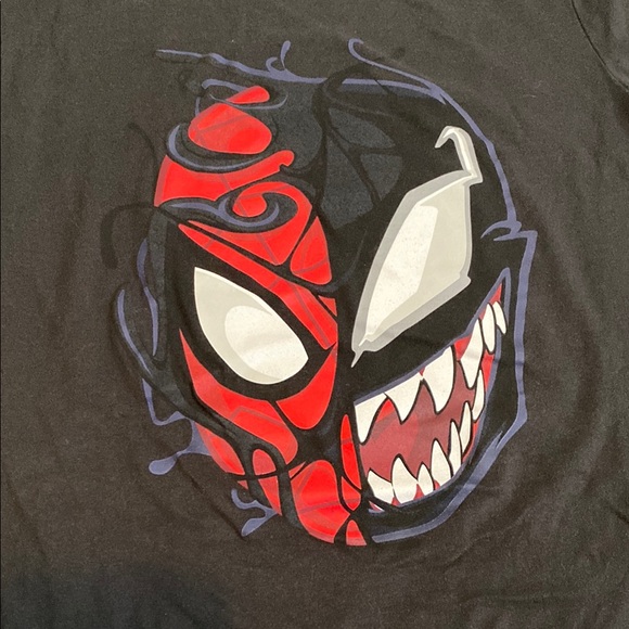 Black Marvel Kids T-Shirt with Spider-Man and Venom Design - Picture 2 of 4